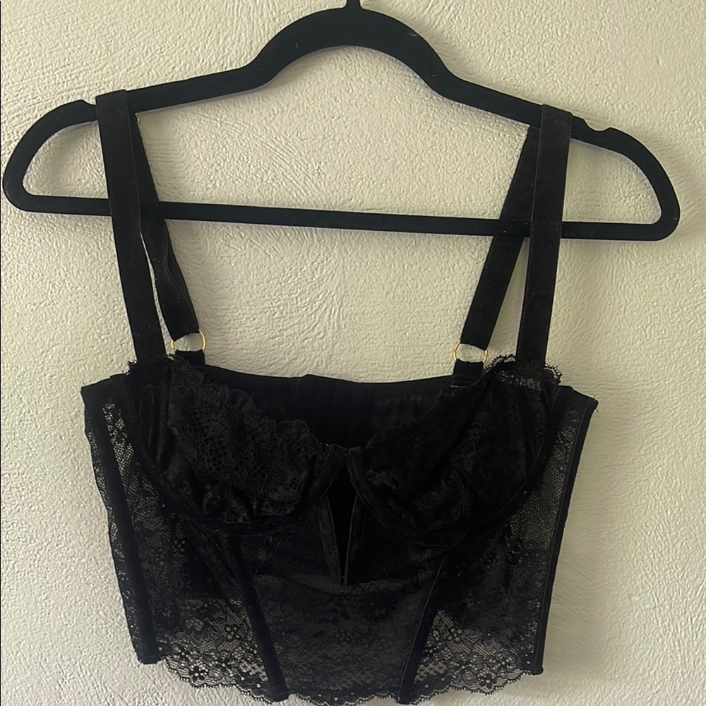 Anthropology laced crop